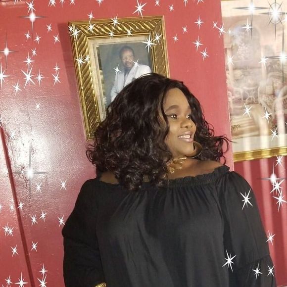 Meet your Posher, Amelia - Picture 1 of 1